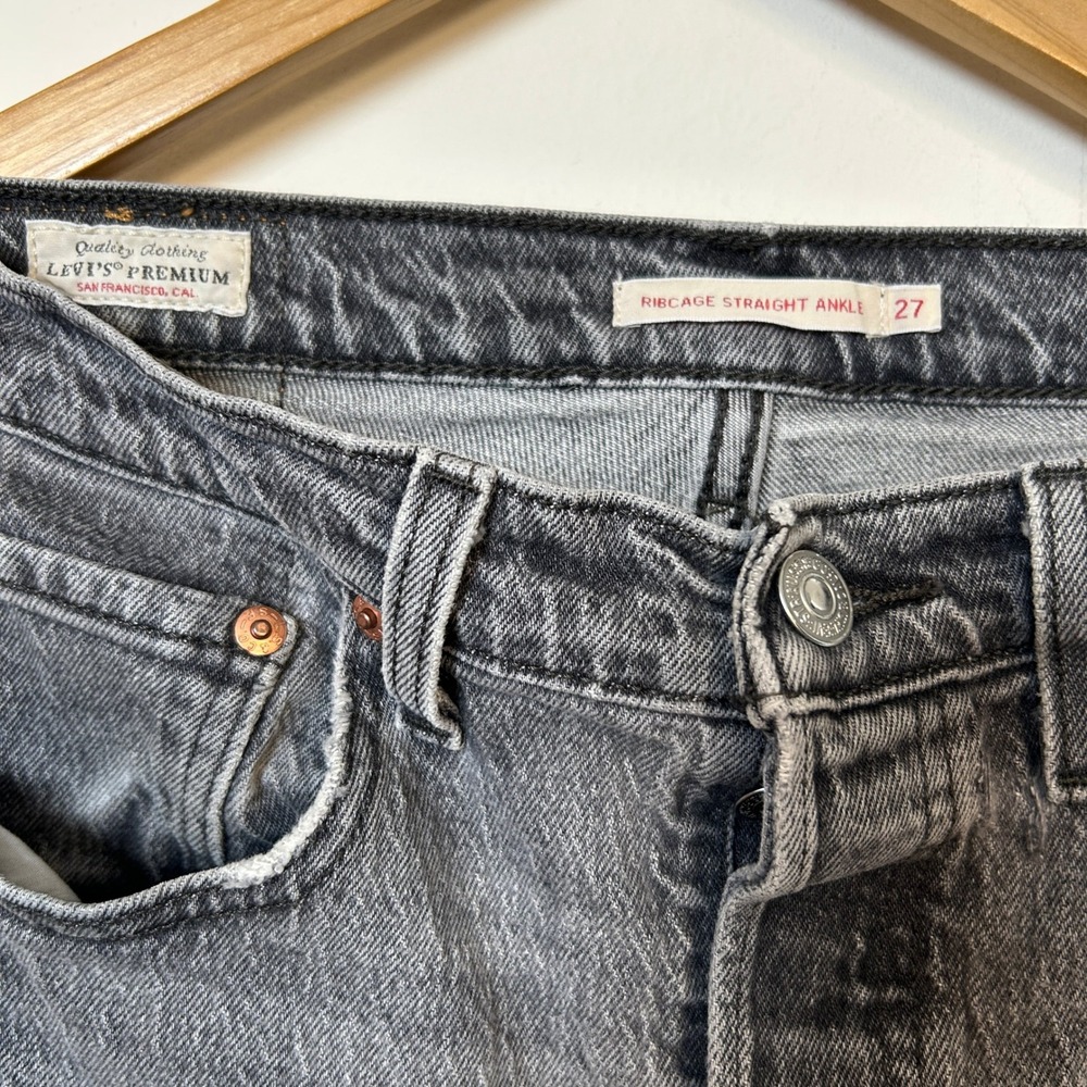 Levi's Premium Ribcage Straight Ankle Jeans Gray Wash Size 27 - Picture 4 of 10
